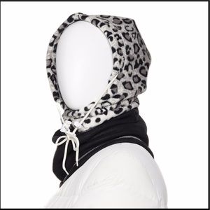 HOT HEADZ 6-IN-1 FLEECE HOOD COLOR- SNOW LEOPARD